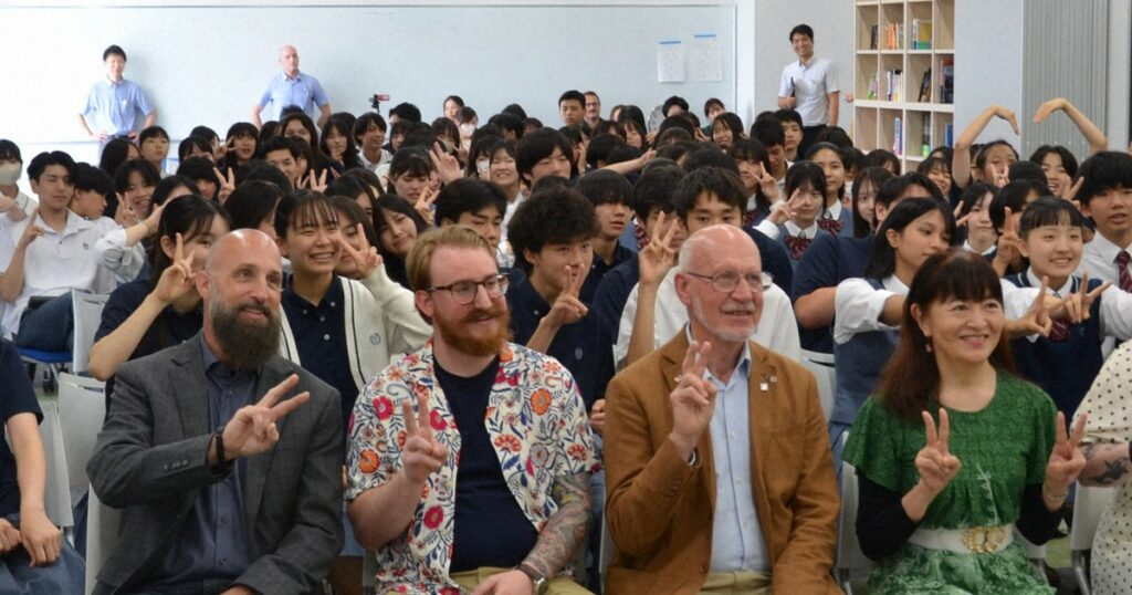 Descendant of linguist John Manjiro tells Nagoya students about value of int'l exchange