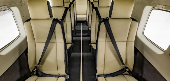 Seating inside the⁤ airplane