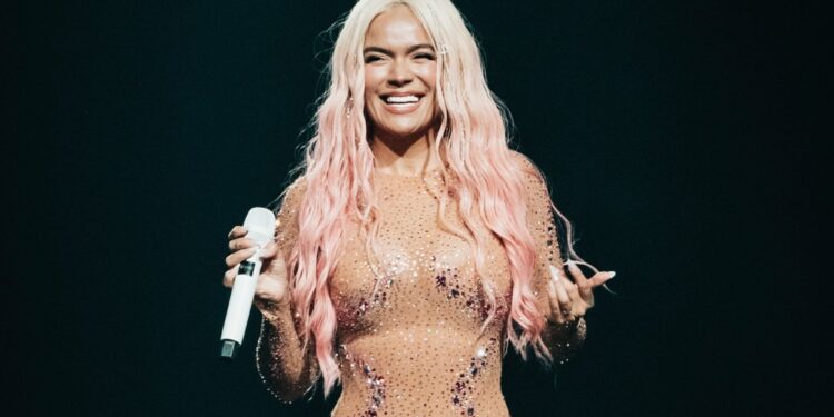 Karol G Brings Out Amaia Montero for ‘Rosas’ at Madrid Show
