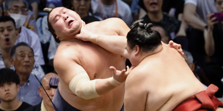 Takanosho upsets Terunofuji, sets up decisive final day