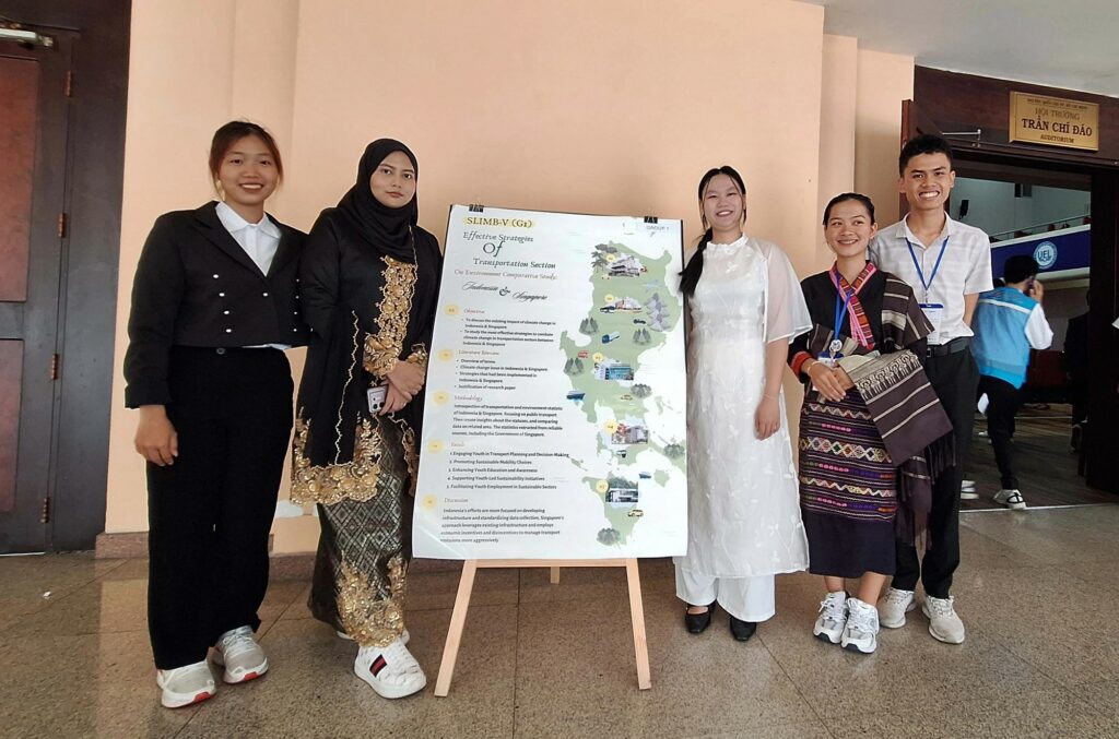 Foreign students visit Vietnam for sustainable development study