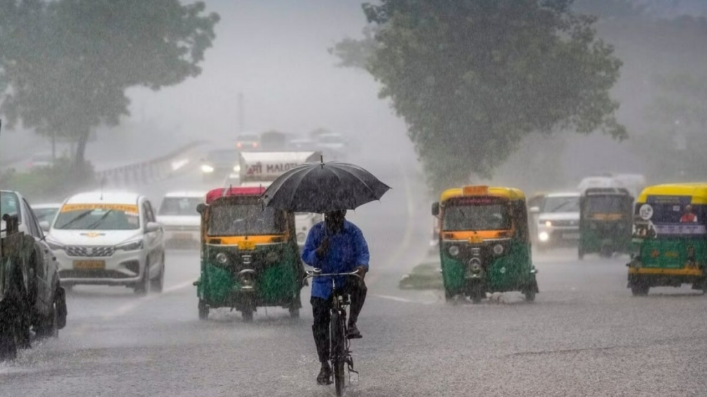 As of 6:30 am on Friday, Delhi University area received 89.5 mm and the IGNOU area received 34.5 mm of rainfall. 