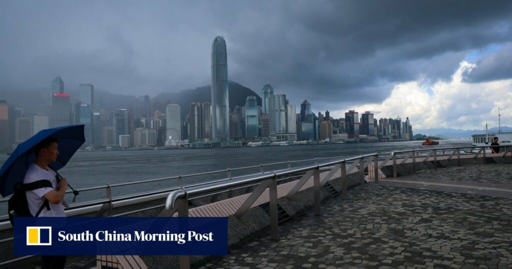 Hong Kong issues amber rainstorm warning, urges residents to seek safe shelter