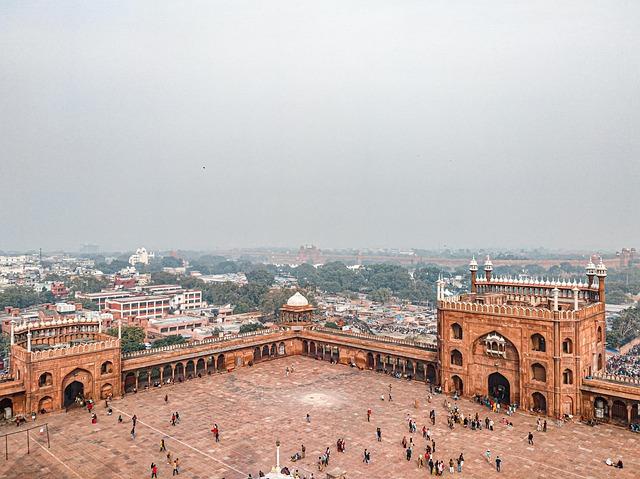 Tragedy at​ New Delhi ⁢Train Station During Maha Kumbh Festival Rush