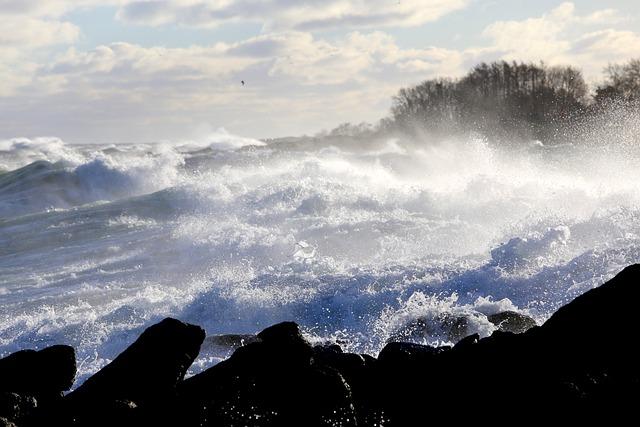 Projected Inundation Scenarios: Analyzing Future Risks for Coastal Communities