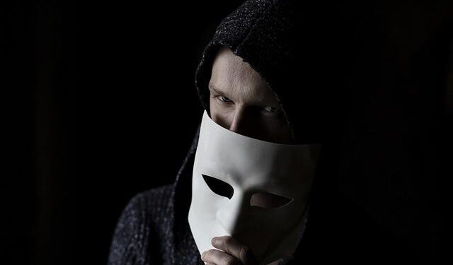 Milei accused of scamming supporters as he pushes crypto token – Buenos Aires Times