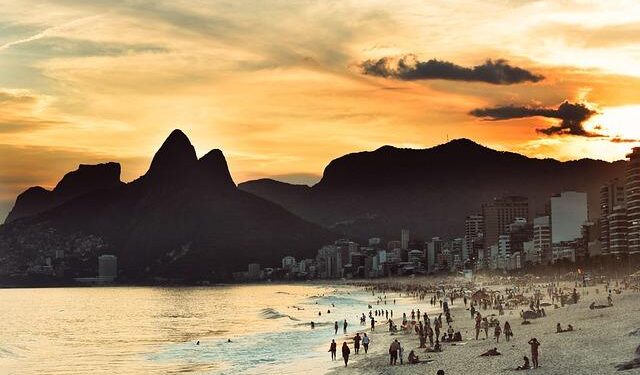Brazil central bank director reiterates upcoming 100 basis-point hike – Reuters Canada