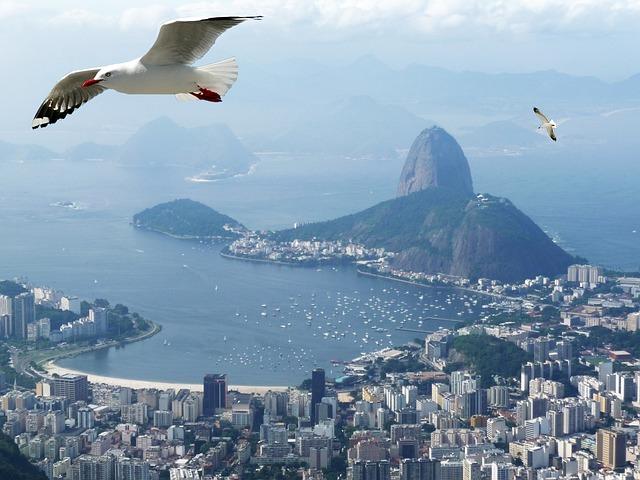 Rio de Janeiro Experiences Record-Breaking Heat as Residents Search for Relief