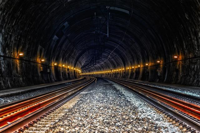 Exploring the Unique features of Chongqing's Light Rail System