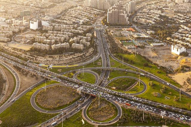 Interpreting Khamenei's Messaging through Public Banners in tehran