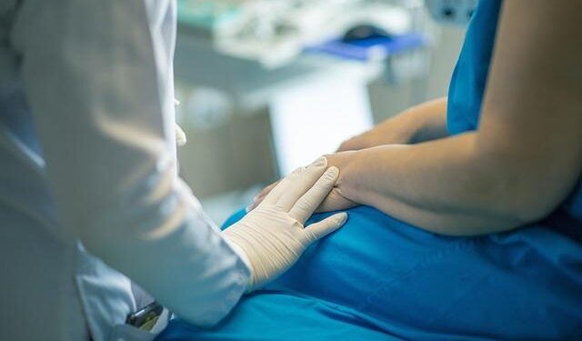 Doctor couple serve in the healthcare frontline in N China’s Tianjin – Xinhua