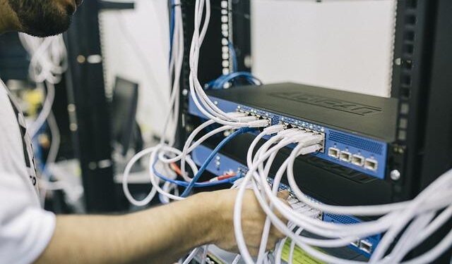 ZTE collaborates with China Telecom Shaanxi and China Telecom Research Institute to pioneer industry-first 50G PON + FTTR-B all-optical campus network – ZTE