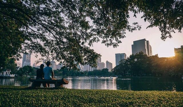 This hidden island oasis sits minutes from Bangkok’s skyscrapers (locals call it the “lungs” of Thailand’s capital) – Journée Mondiale