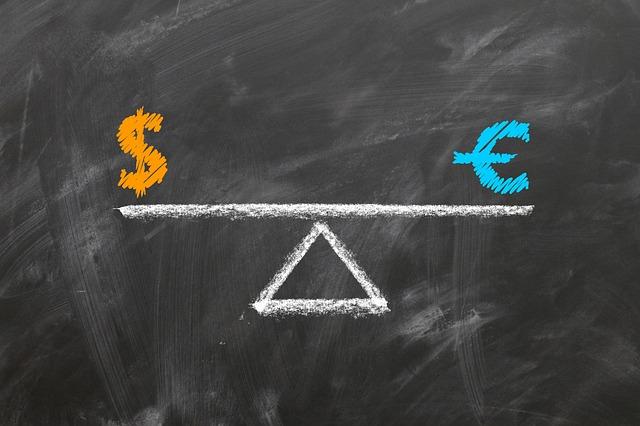 Analysis of Foreign Exchange Rate Volatility in the Context‌ of Global Trade Conflicts