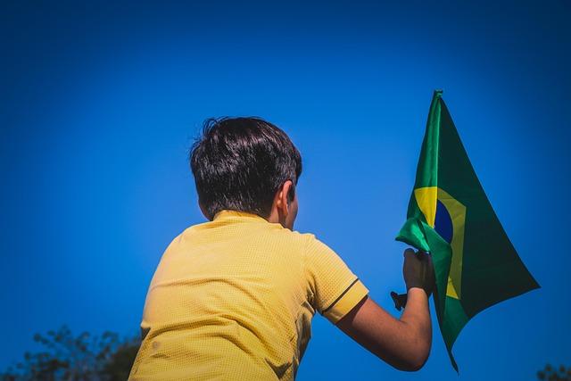 Former President Bolsonaro Mobilizes Supporters in Sao Paulo for Free Speech Rally