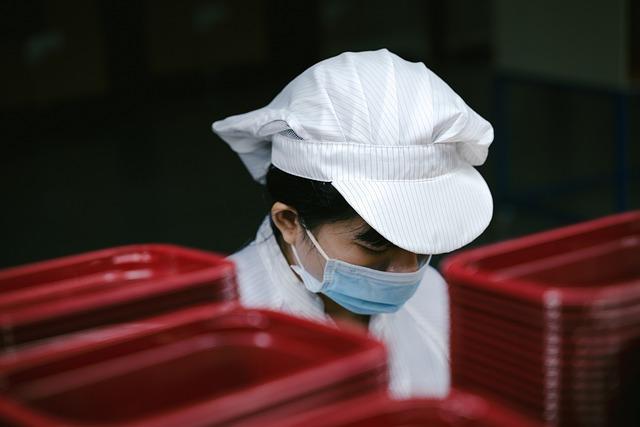 Chinese Factories Brace for Economic Turmoil amid Deteriorating PMI Data