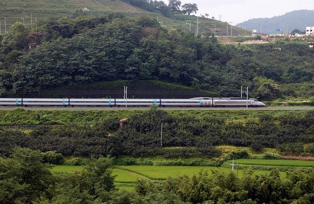 Overview of the New High-Speed Rail Links Between Shaanxi, Hubei, and Hong Kong