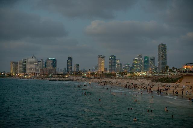 mass Mobilization in⁢ Tel ⁣Aviv: Unpacking the Protest Against​ netanyahu's Decision