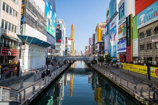 Navigating Osaka's Must-Visit Attractions