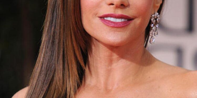 Sofia Vergara rocks lace bustier top on night out with Eva Longoria, friends in Madrid – Page Six