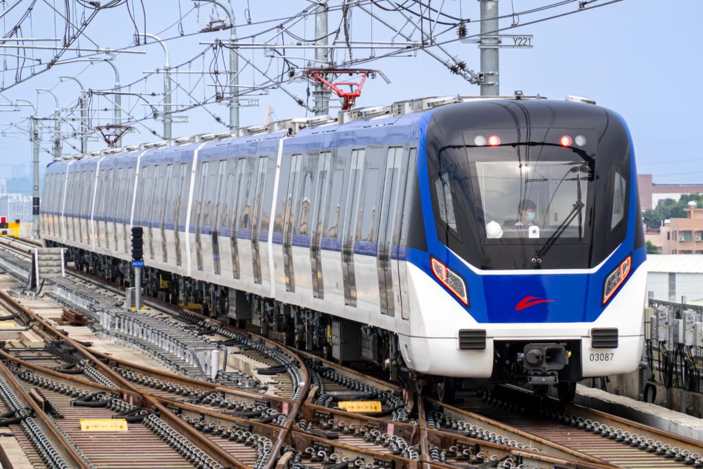 Two sections of Foshan Line 3 open on the same day – Railway Gazette International