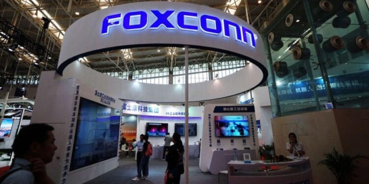 Foxconn adds 50,000 workers in Zhengzhou plant as it prepares for Apple’s iPhone 16 launch – Yahoo Finance
