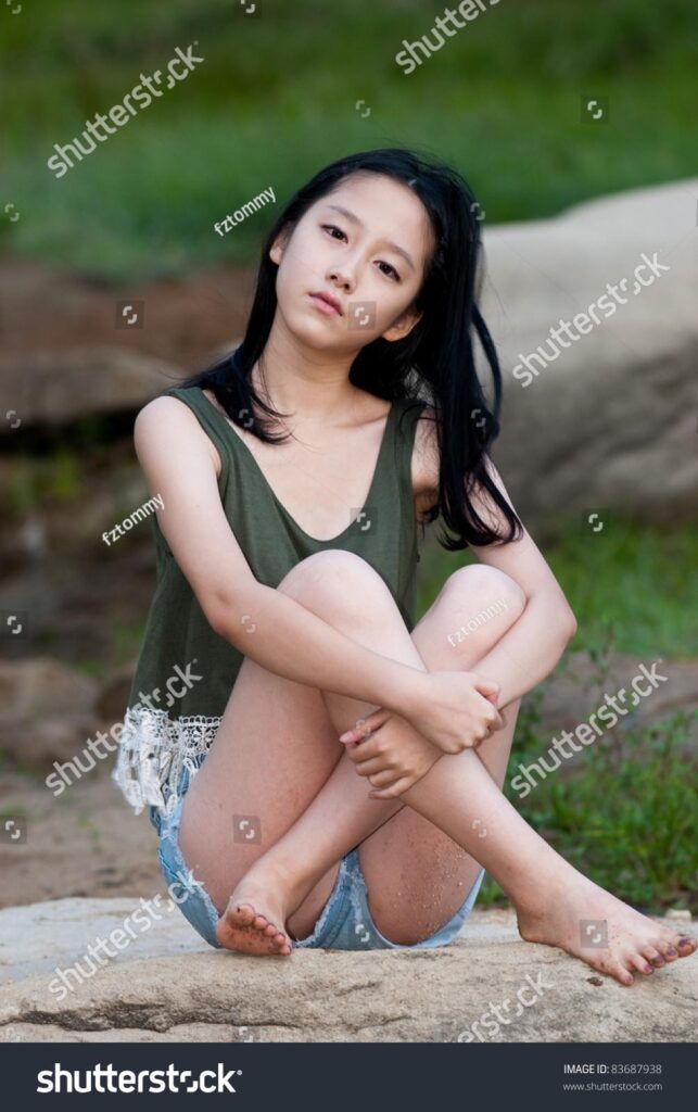 Young Chinese females practice pole dance in Jinan – People’s Daily Online