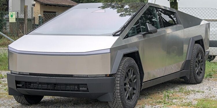 The Tesla Cybertruck is Back in Japan & Heading to Fukuoka – Teslarati