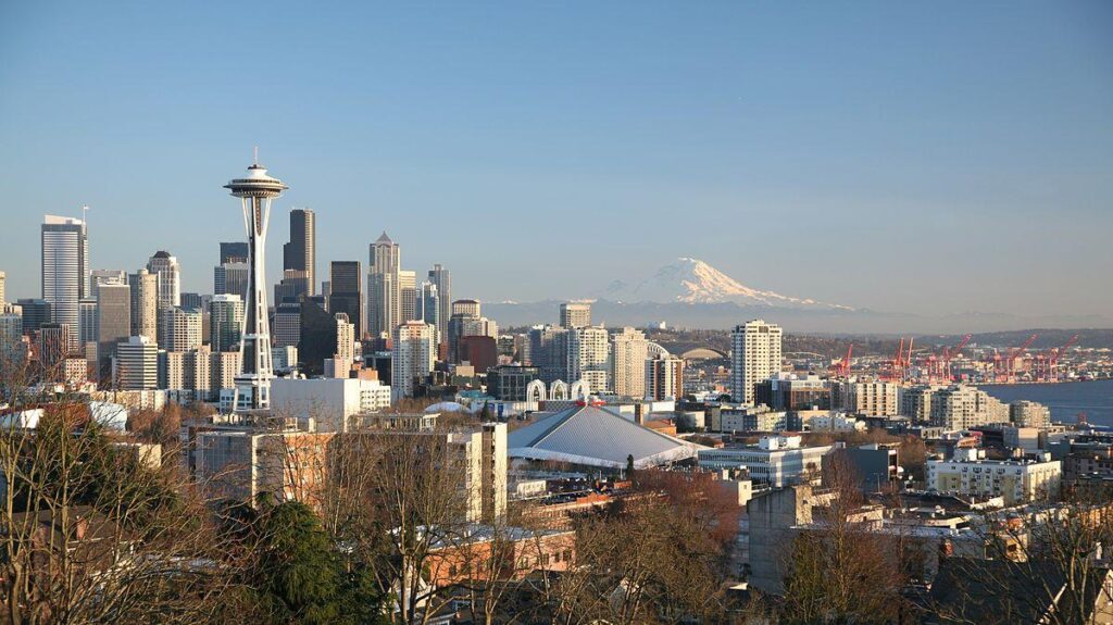 Seattle businesses take Canadian cash at par to lure sports fans – Toronto Sun