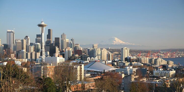 Seattle businesses take Canadian cash at par to lure sports fans – Toronto Sun
