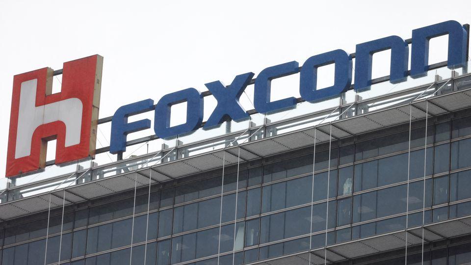 Foxconn adds 50,000 workers in Zhengzhou before iPhone 16 launch – South China Morning Post