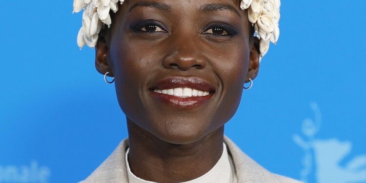 Lupita Nyong’o Bundled Up—in Couture—For Chanel’s Hangzhou Show – Vogue