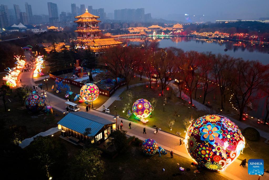 2025 Chang’an Lantern Festival opens in Xi’an – 海报新闻