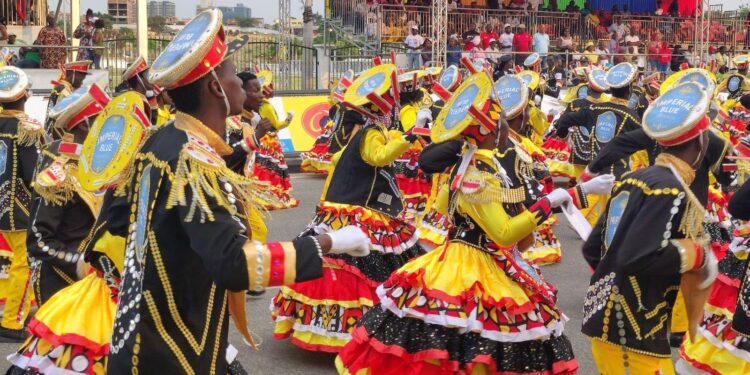 Colourful Angolan carnival celebrates half century independence – France 24
