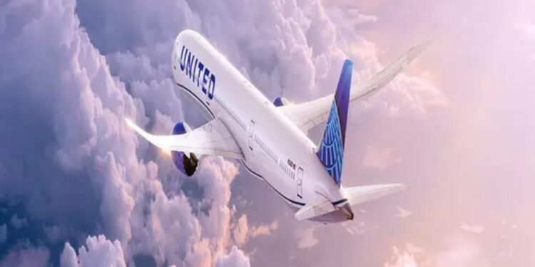 Six people injured in mid-air jolt that forced DC-bound United plane to make emergency landing in Nigeria – CNN