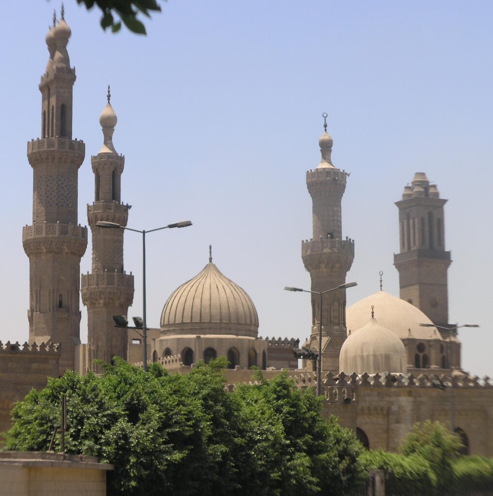 Al-Azhar grand imam accepts invitation to visit Lebanon, vows to reopen Beirut institute – Foreign Affairs – Egypt – Ahram Online