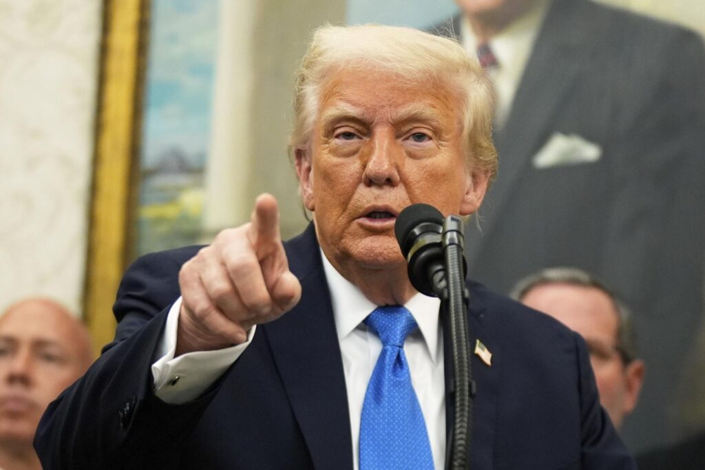Trump ambushes South African president in tense Oval Office meeting – VPM