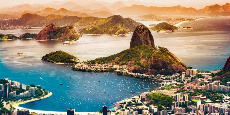 Rio de Janeiro Mainstream Media Stigmatizes Favelas Surrounding Tijuca National Park, Yet Remains Silent on Rapidly Encroaching Luxury Condos and Mansions [OPINION] – RioOnWatch