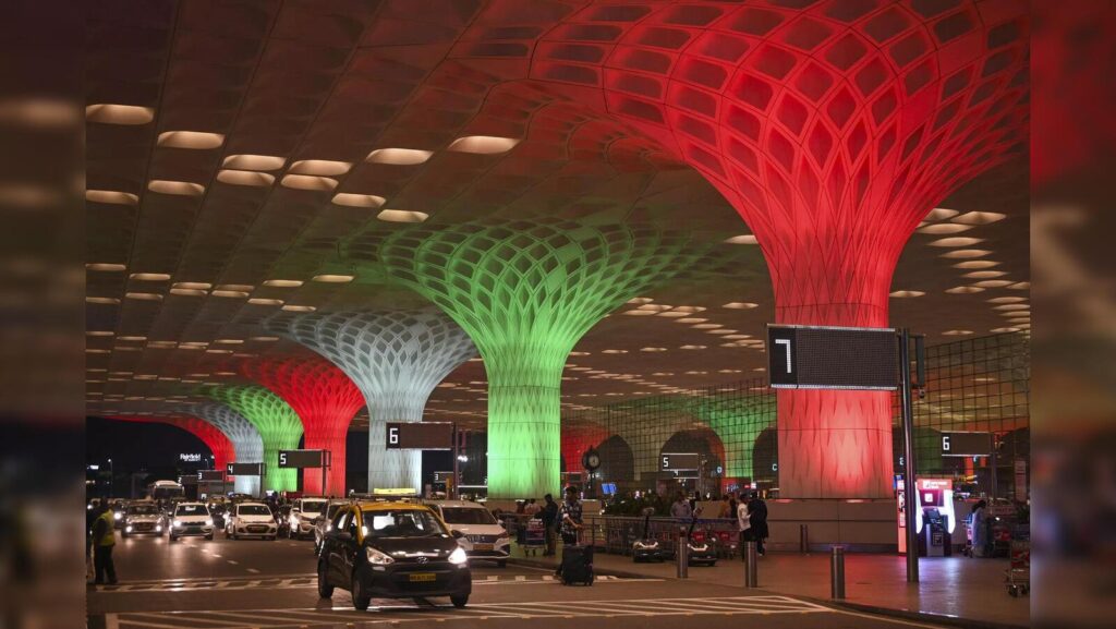 Mumbai airport customs seizes gold bars & foreign currency, one passenger arrested – Times of India