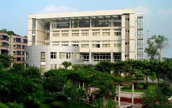 Library of Chongqing Electric Power College / Gu Zhihong Studio, AATU – ArchDaily