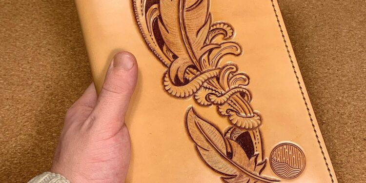 Urumqi artisan devotes years to leather carving – news.cgtn.com