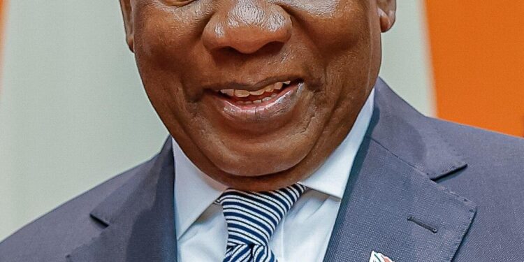 Cyril Ramaphosa: Rebuked by Donald Trump but praised in South Africa – BBC