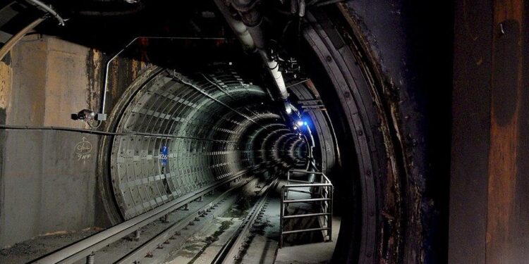 World’s 1st single-hole double-track undersea tunnel with speed of 350km/h broken through – People’s Daily