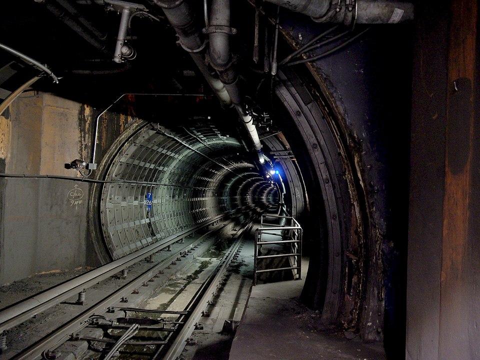 World’s 1st single-hole double-track undersea tunnel with speed of 350km/h broken through – People’s Daily