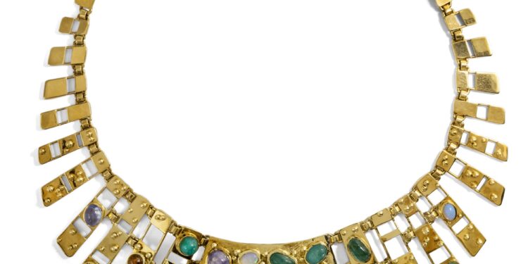 Vintage Gold Jewelry for Queen Maxima’s Visit to Fairphone in Amsterdam – The Court Jeweller