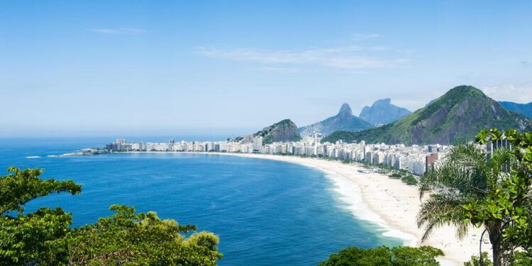 At Copacabana, 2 million Brazilians go gaga for Lady Gaga – DW
