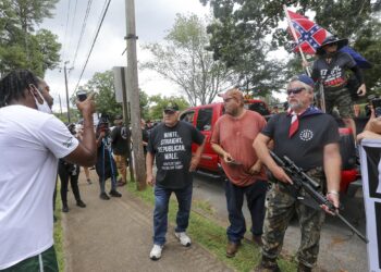 White supremacists converge on Aussie mall – News.com.au