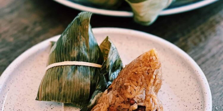 Sticky rice dumplings gain popularity in Chengdu, SW China – news.cgtn.com