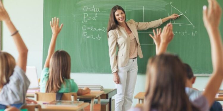 Teachers in Bogota engage with native English speakers online – Peace Corps (.gov)