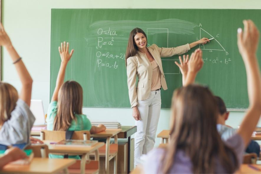 Teachers in Bogota engage with native English speakers online – Peace Corps (.gov)